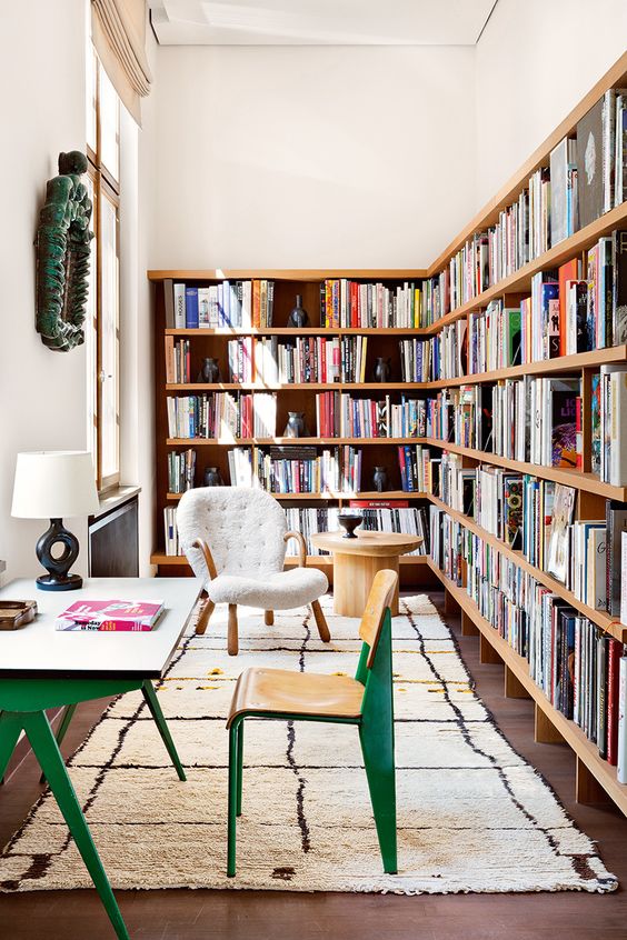 Más posibilidades para ganar espacio con muebles de obra  Decoración  biblioteca en casa, Diseño de oficina en casa, Decoraciones de casa